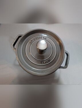 staub Staub LACocotte round 22cm Gray 8in 2.75 QT